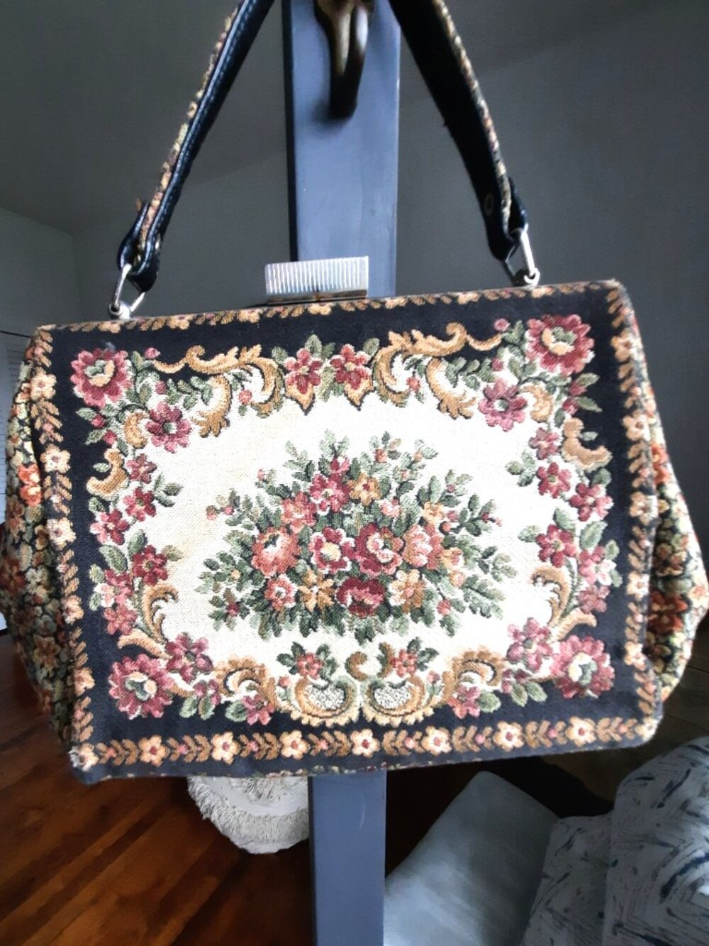 Smaller Vintage La Marquise tapestry purse, Italian tapestry